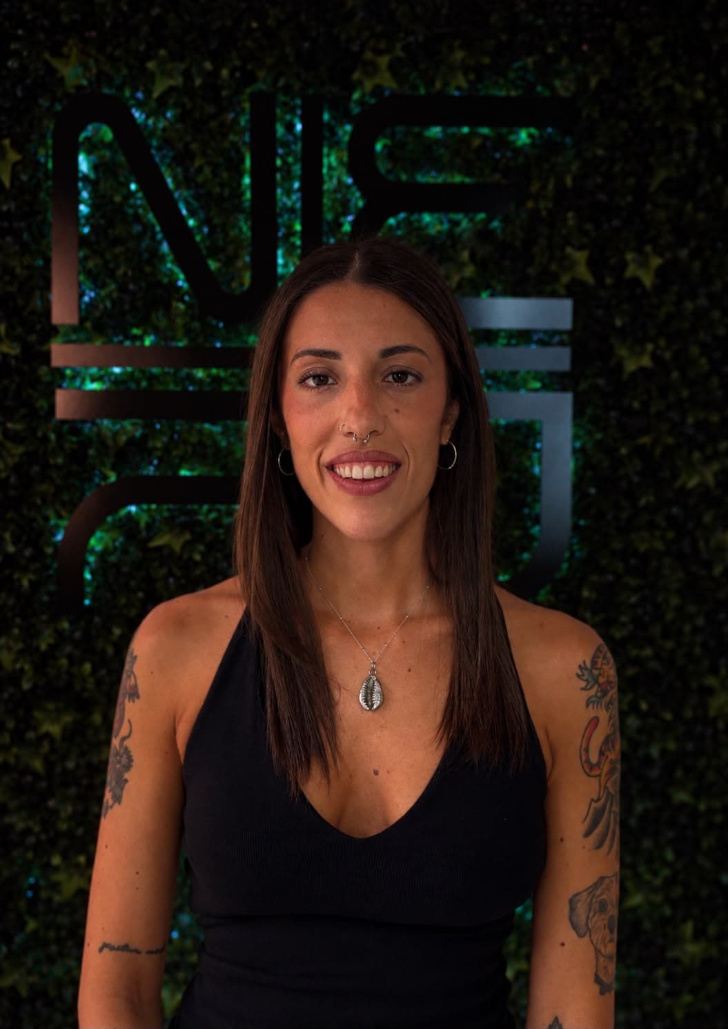 Elena Decastro, tatuadora de estilo tradicional en Nero Art Tattoo Studio
